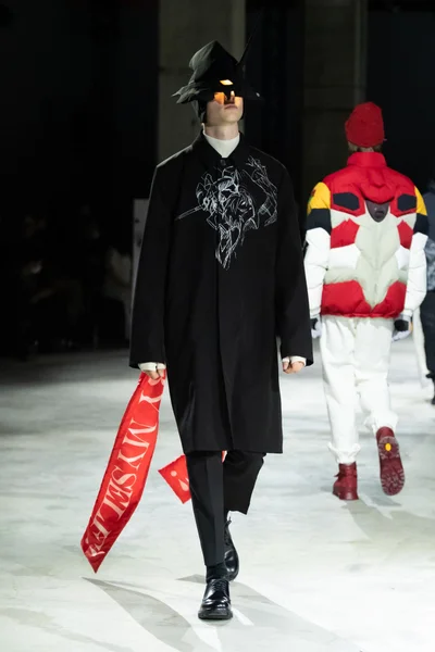 Look 24